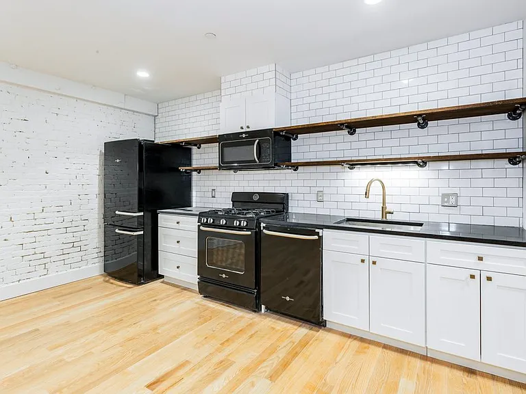282 North St #6 — Photo 27