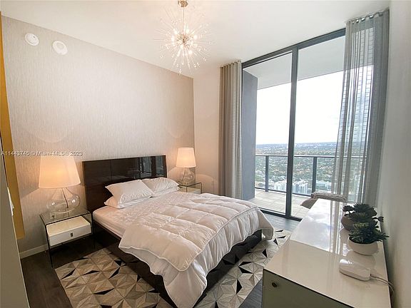4th image of 1000 Brickell Plz #Penthouse 5302
