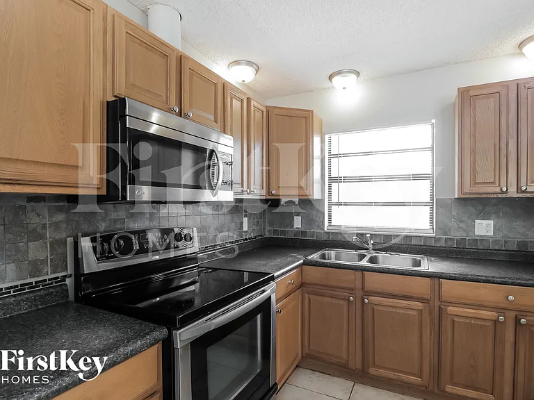1180 Flintlock Ave SE — Photo 6