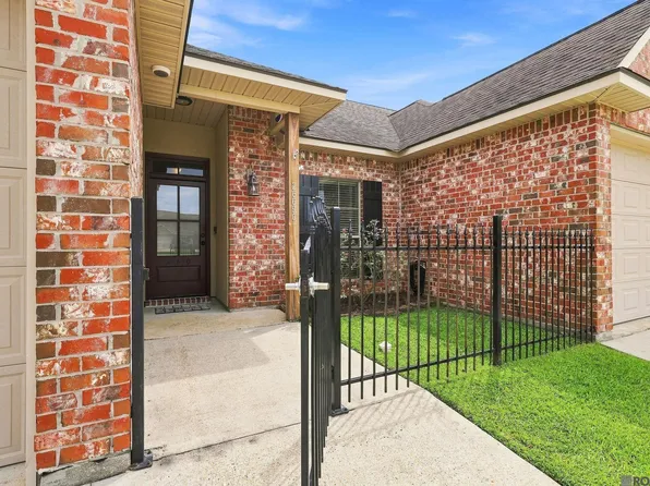 26690 Palmetto Lake Ct W, Denham Springs, LA 70726