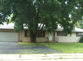 418 Scott St, Algonquin, IL 60102