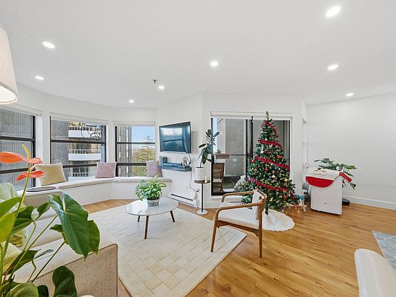 4th image of 1106 Pacific St #303