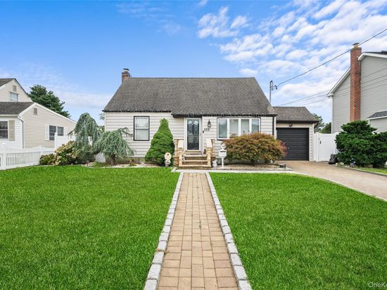 522 17th Street, West Babylon, NY 11704