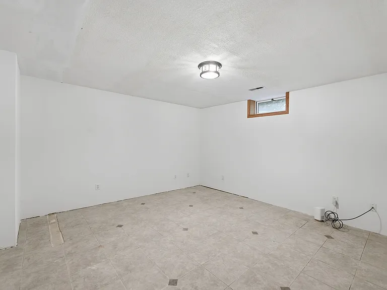 Bedroom - Basement