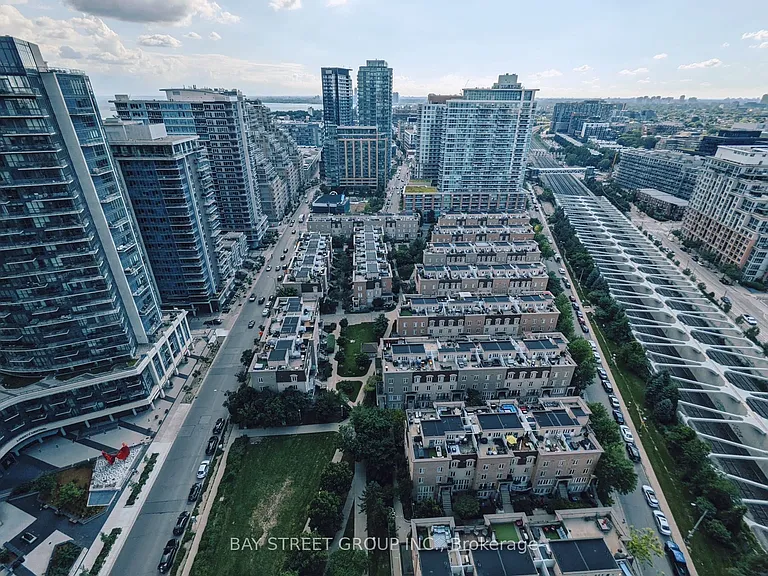19 Western Battery Rd #2811 — Photo 18
