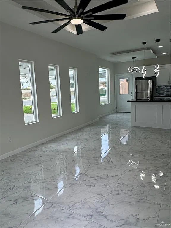 2 bed, 2.0 bath, 3970 sqft, $1,100 — Photo 2