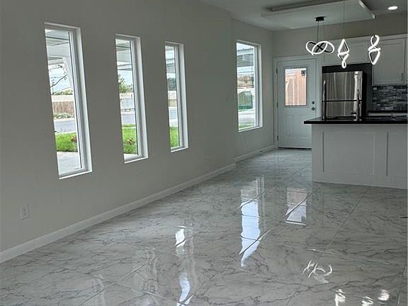 2nd image of 5808 Notre Dame Ave APT 1