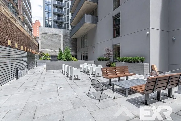 Rented by The KCI Group | media 70