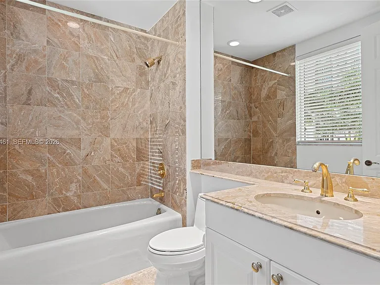 13621 Deering Bay Dr #304 — Photo 29