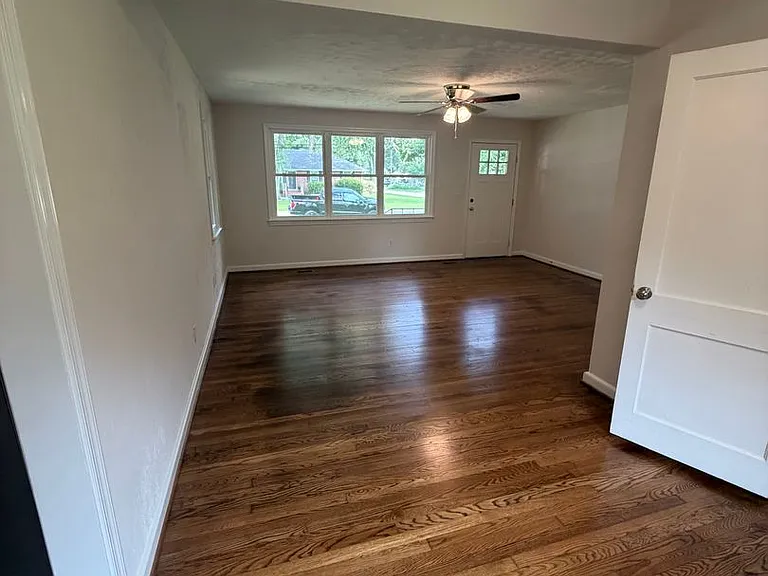 1221 Burlington Rd — Photo 14