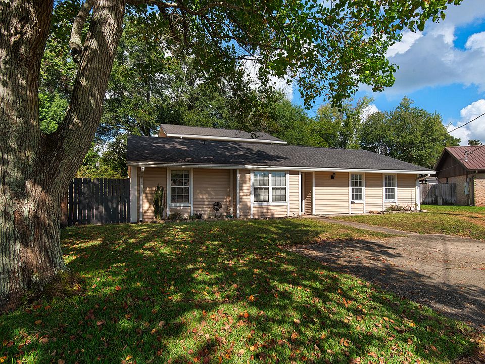 1st image of 714 Clark Dr