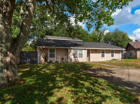 714 Clark Dr, Fort Walton Beach, FL 32547