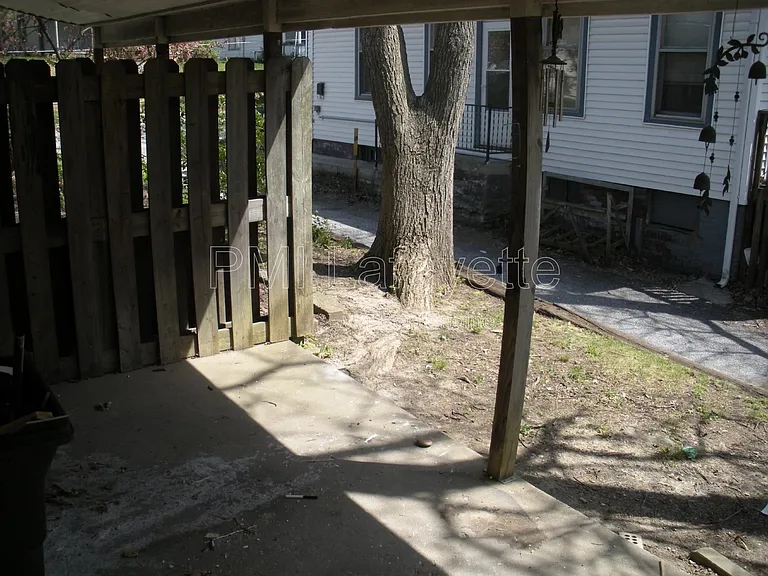 422 Asher St #B — Photo 8