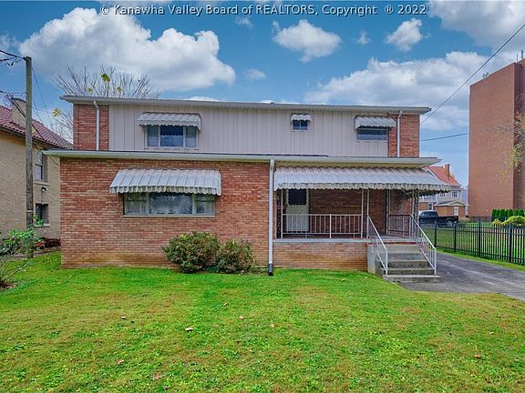 2nd image of 1555 Virginia St E