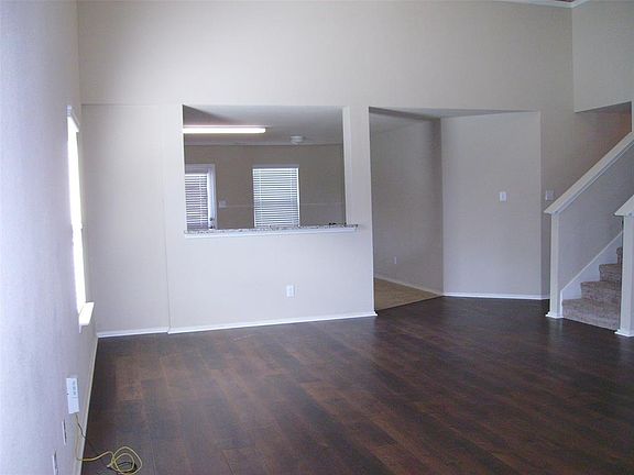 5th image of 2913 Lismore Dr