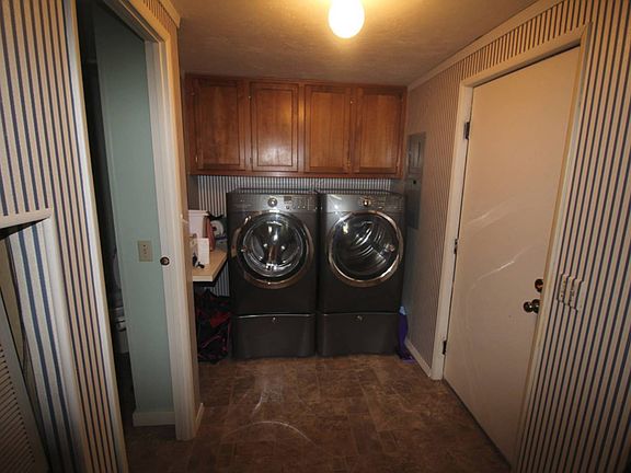 5th image of 5691 NE Windmill Dr #2
