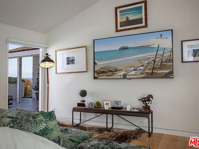 20521 Roca Chica Dr — Photo 19