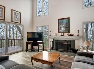 395 Eagle Ridge Rd, Sapphire, NC 28774