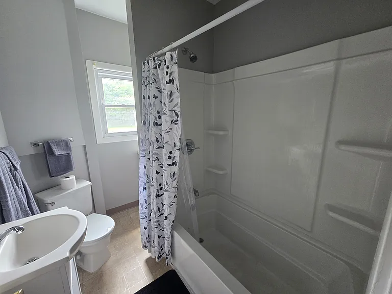 22 Frank St — Photo 7