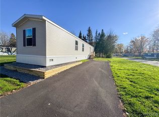 70 Rome Ln, Ontario, NY 14519