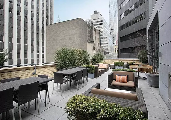 Sold by Level Group | media 11