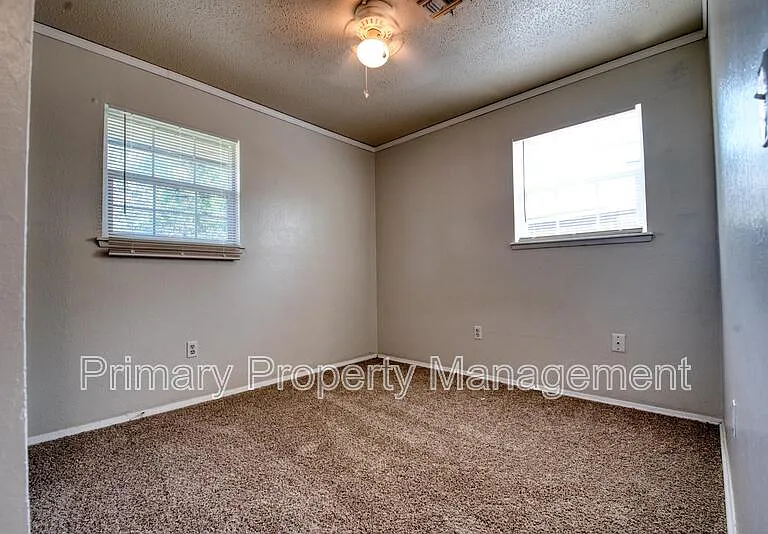 924 NW 14th St — Photo 14