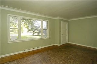 3rd image of 29 Hutchinson St
