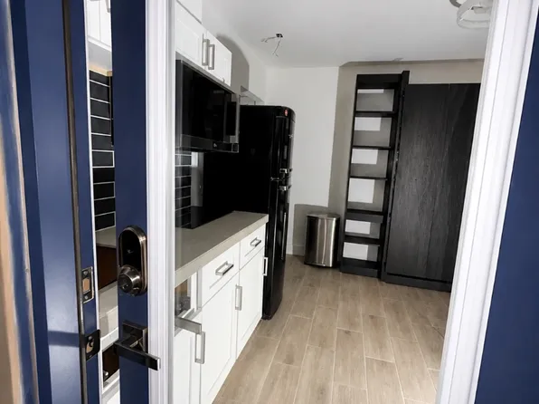 2524 E Willetta St Room 1, Phoenix, AZ 85008