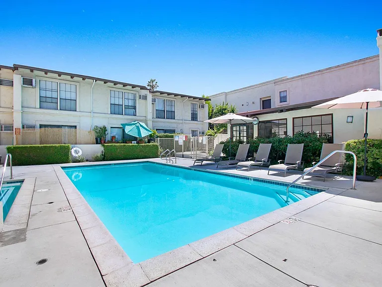 Garden Green Apartments — Photo 16