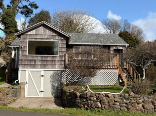 1534 NE Lee Pl, Lincoln City, OR 97367