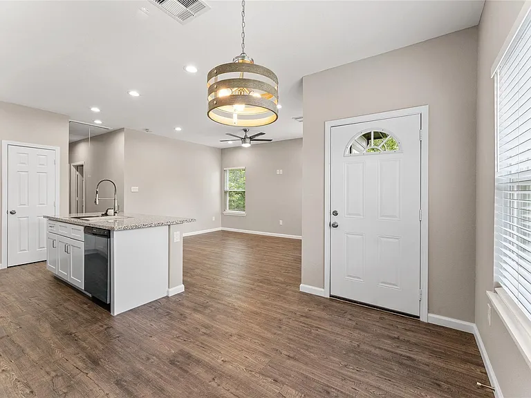 5214 Jezebel St #B — Photo 5