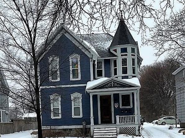 219 College Ave NE