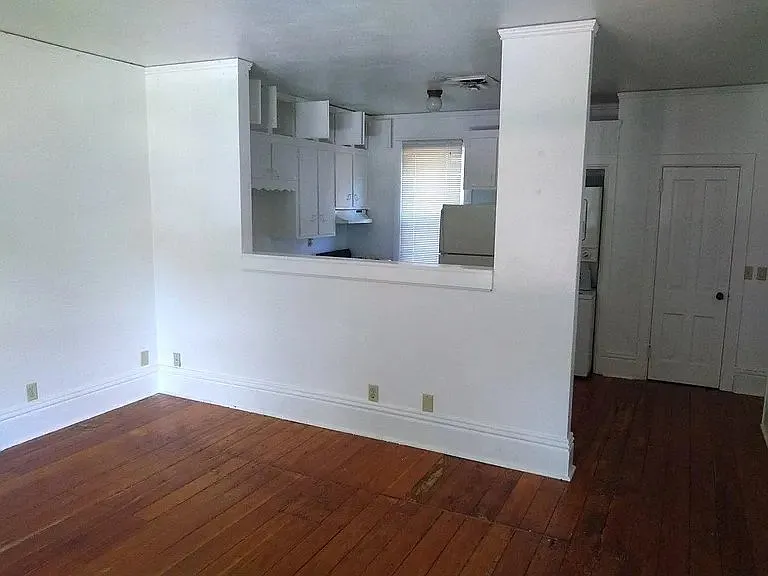 Charming 1-Bedroom Apartment in Madison's Tenney-Lapham Neighborhood — Photo 3