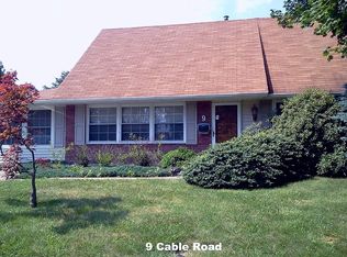 9 Cable Rd, Levittown, PA 19057