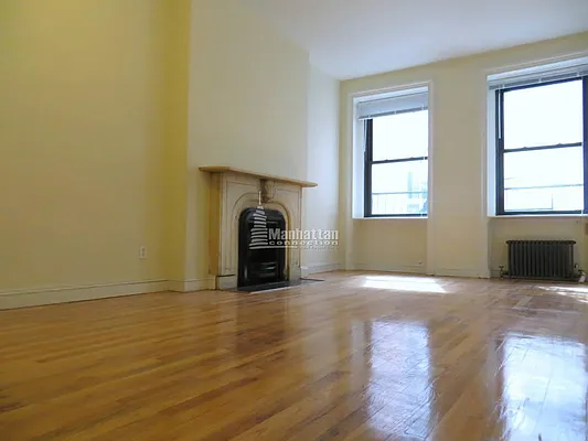 Rented by Manhattan Connection | media 28