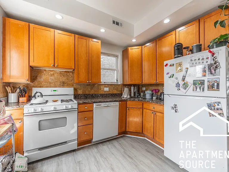 1647 N Francisco Ave #B — Photo 9