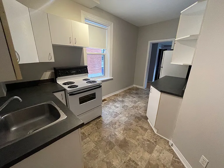 80 Flora St #1 — Photo 6