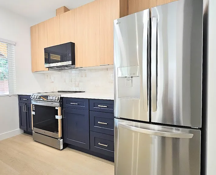 1270 Froude St #1270 — Photo 3