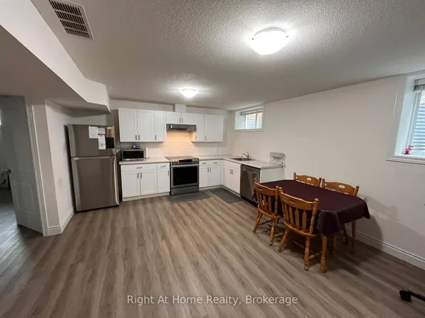 222 Ladyslipper Dr, Waterloo, ON N2V 0E2