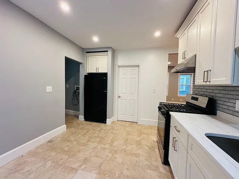 28 Melbourne St #2 — Photo 8