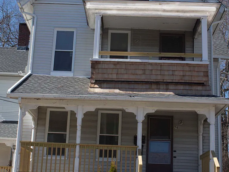 74 Oak St #B — Photo 3