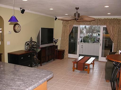 5th image of 1458 Hudson St APT 206