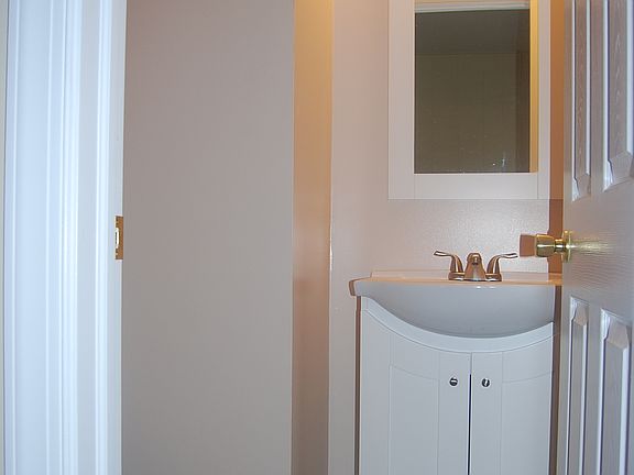 3rd image of 14 Hall St