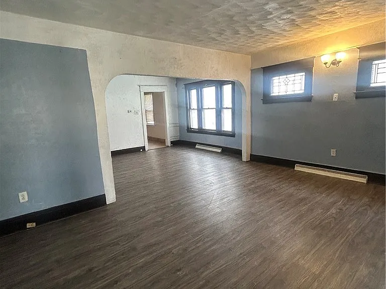 81 Saint Florian St #LOWER — Photo 3