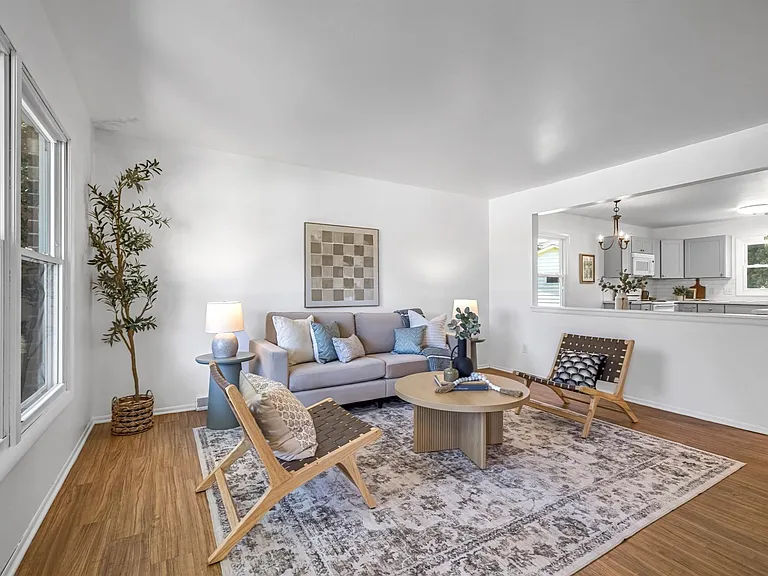 650 Cardiff Dr — Photo 1