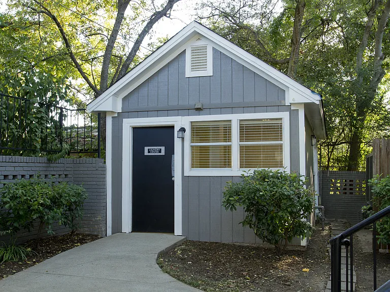 4712 Gaston Ave — Photo 6