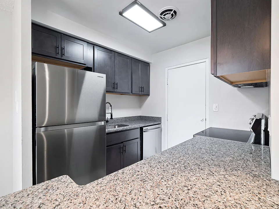 Coventry Mayfield Apartments