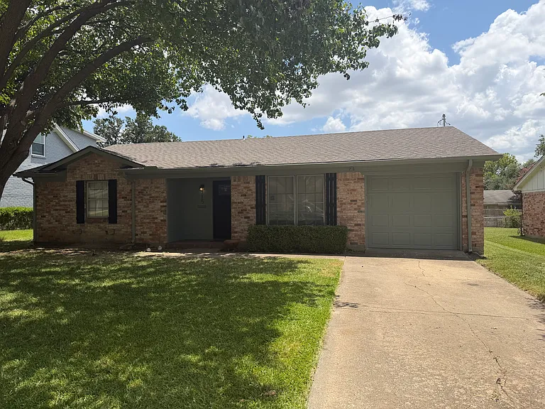 715 Kindred Ln — Photo 29