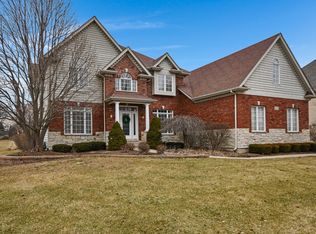 2521 Bird Ln, Batavia, IL 60510