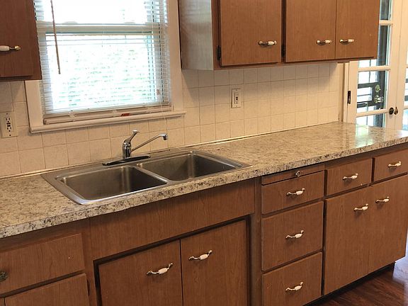 4th image of 55 Willard Ave